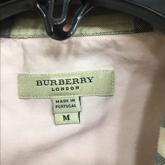 Burberry Short sleeve button front ruffled hem top 🔴 - Picture 3 of 6